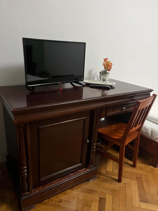 Hotel Pensiunea Diana à Făgăraş Extérieur photo