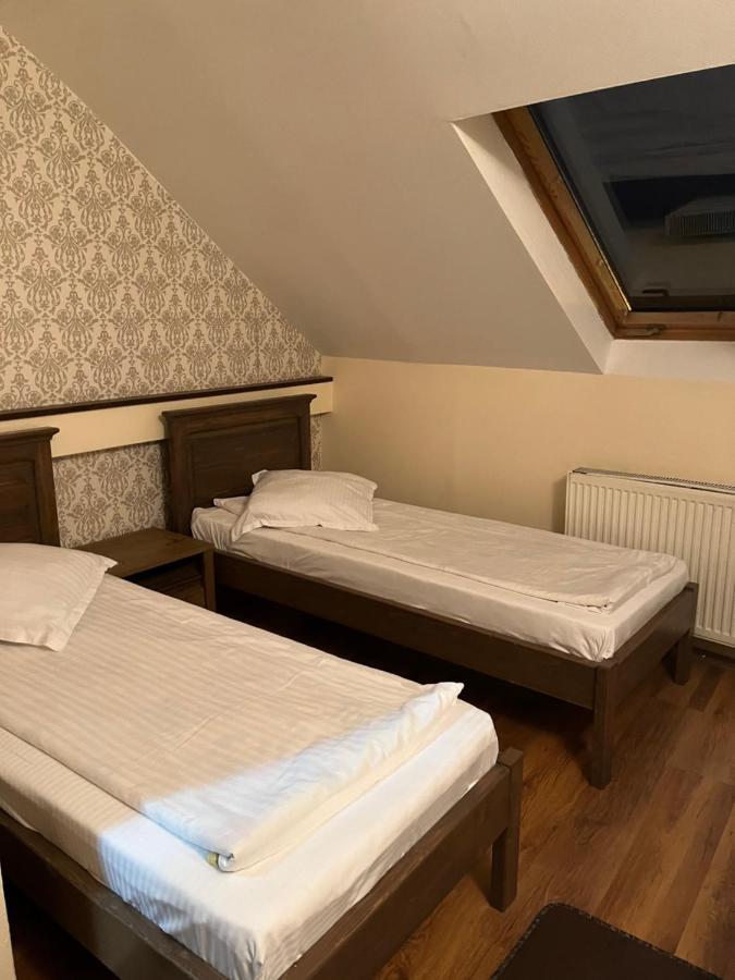 Hotel Pensiunea Diana à Făgăraş Extérieur photo