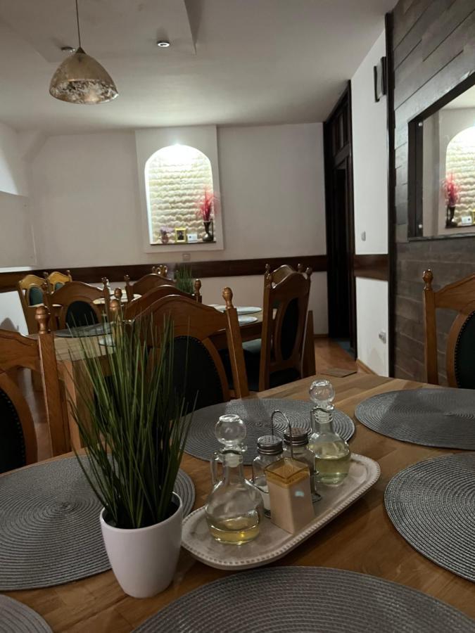 Hotel Pensiunea Diana à Făgăraş Extérieur photo