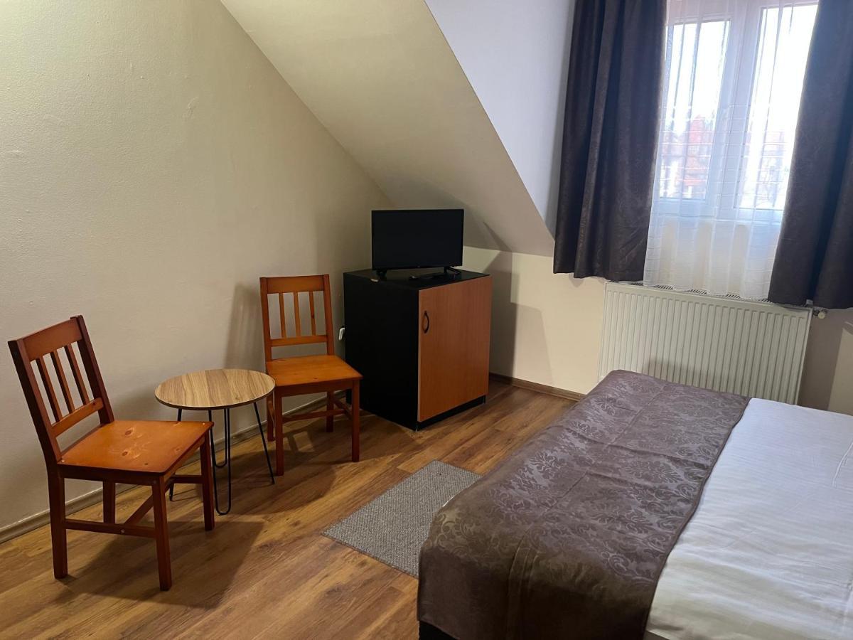 Hotel Pensiunea Diana à Făgăraş Extérieur photo